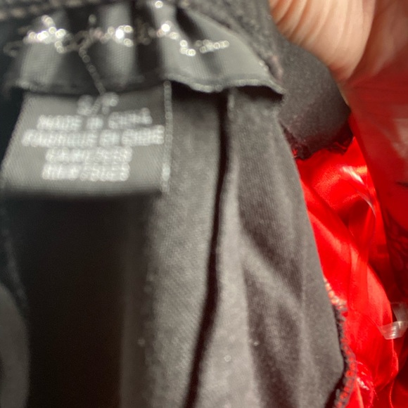 Black and red party dress - Picture 4 of 4